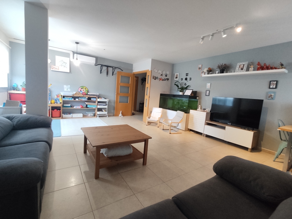 salón, con aire acondicionado