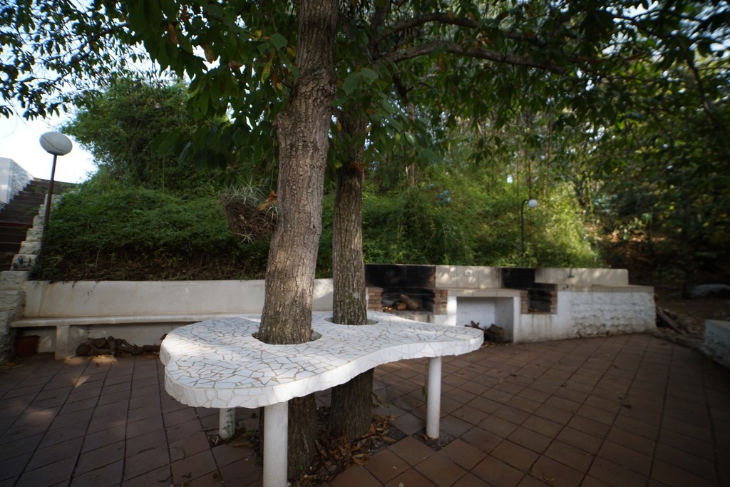 Patio superior zona de la barbacoa