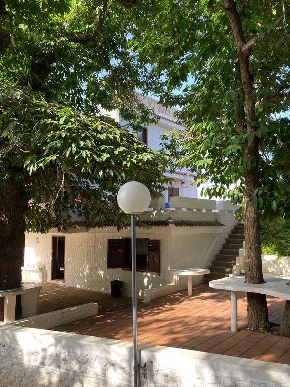 Patio superior zona de la barbacoa