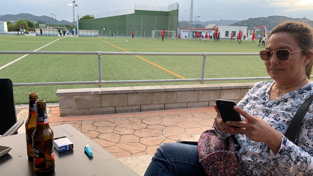 poiiesportiu, piscina i cafeteria-restaurant