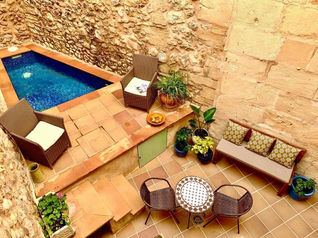 Rear patio garden with splash pool