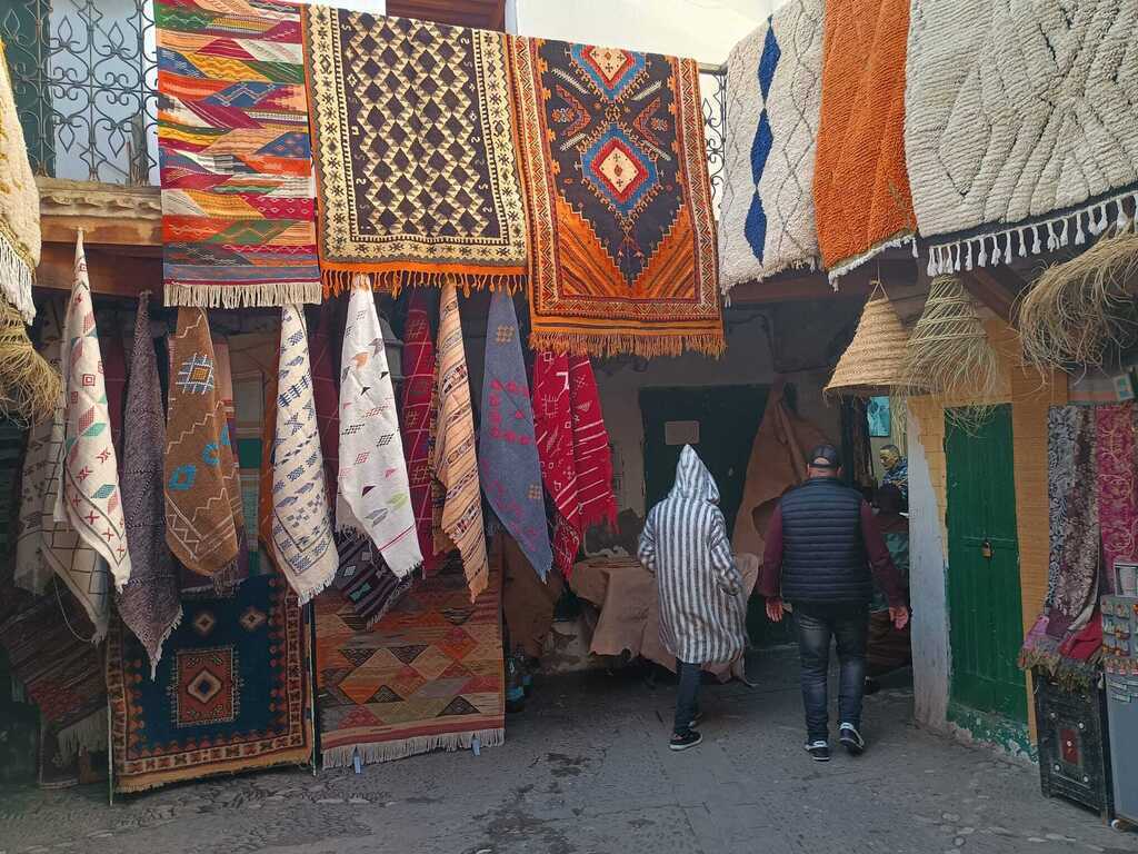 La ciudad Marroquí de Tánger, a una hora en ferry desde Tarifa. Exotismo oriental y de interesantes compras.