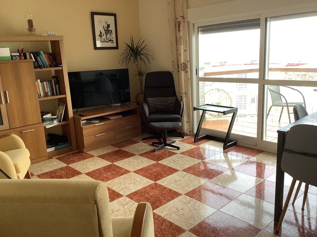 Living romo with tv and wi_fi