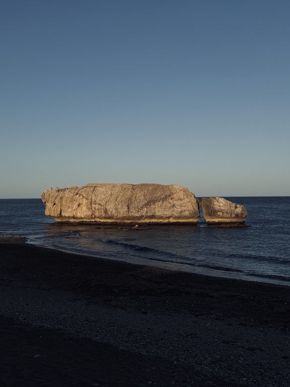 Casares Costa, Piedra Paloma.