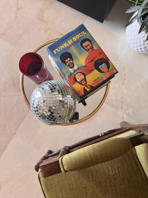 Living Room, close up 3