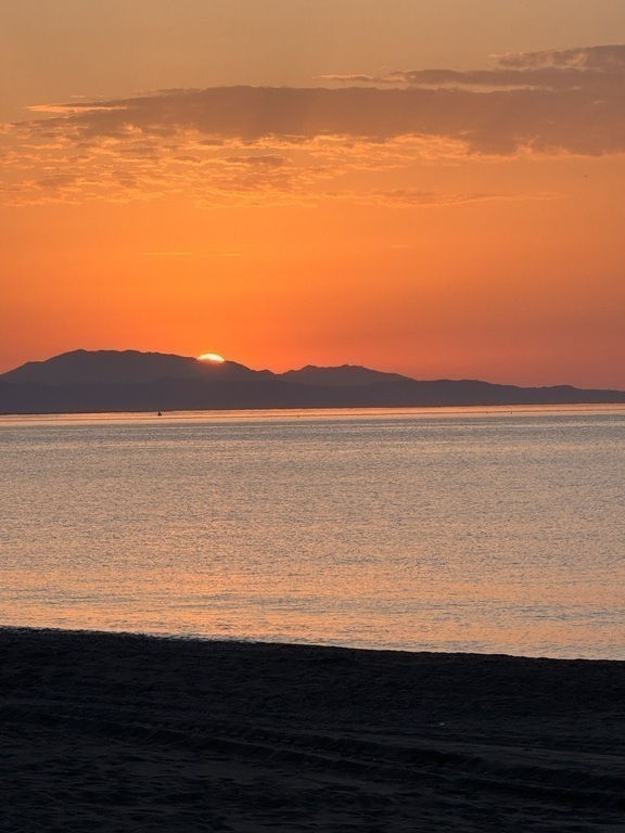 San Luis de Sabinillas, Sunrise