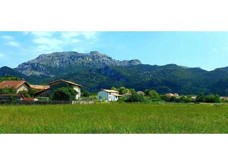 A view of the Liendo valley
