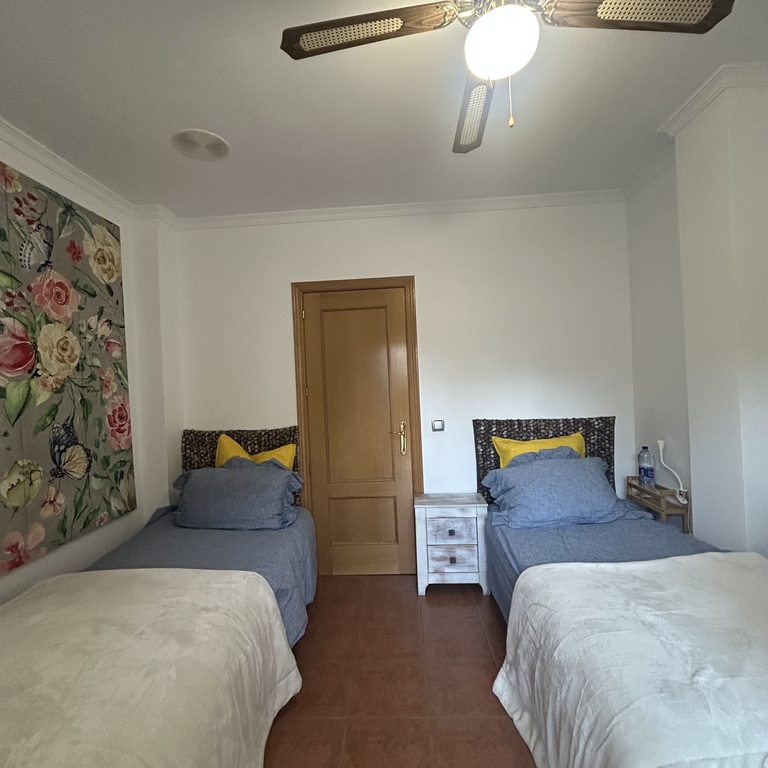 Chambre 1er étage côté piscine