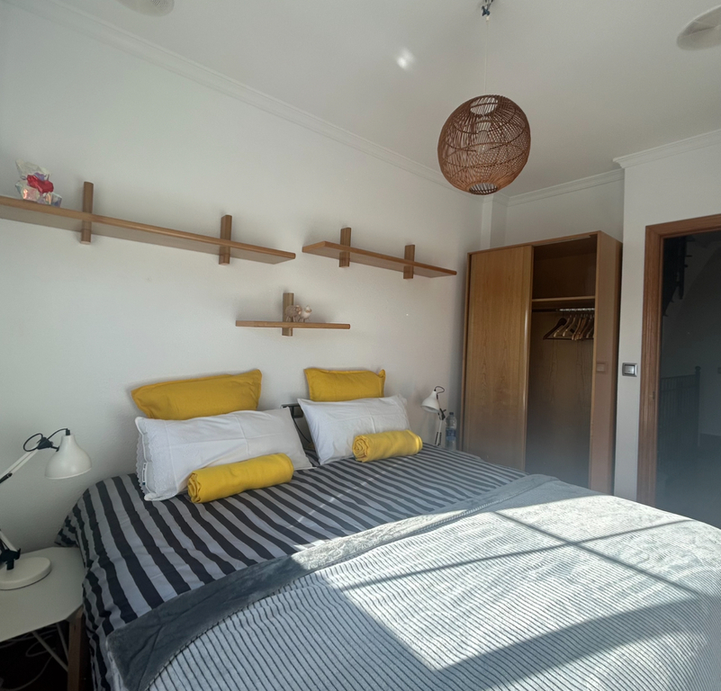 Chambre 1er étage côté mer, grand lit  de 180 cms separable en 2 lits de 90cms 