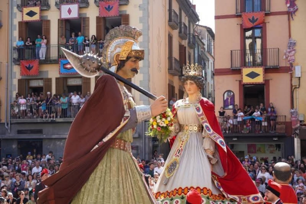 Garrotxa, Olot. "Festes del Tura" 4-8 de Septiembre de 2026 (1h en coche o bus). 