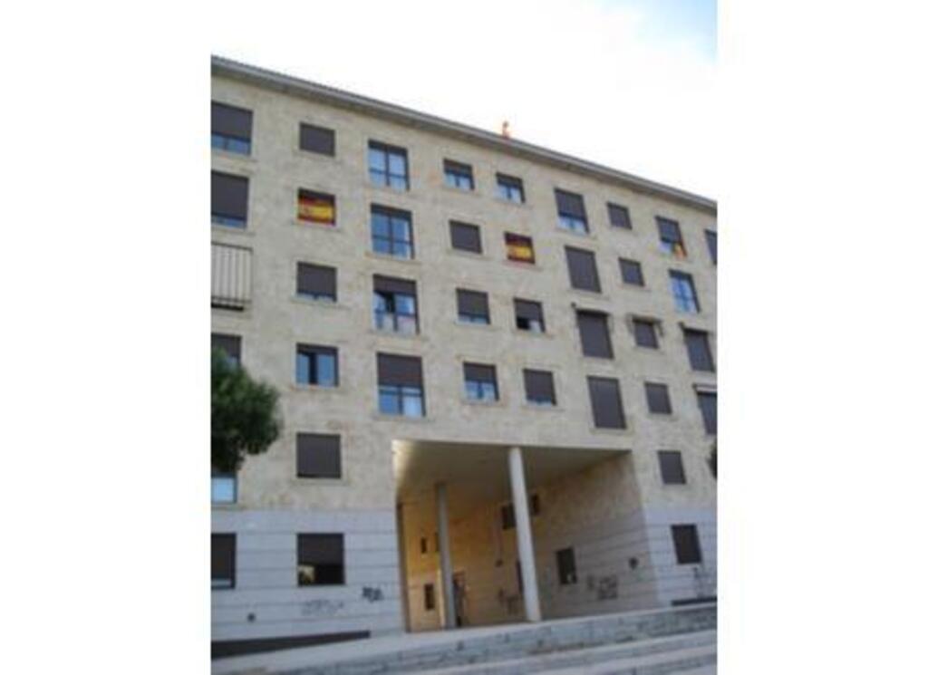 Pasaje de entrada a la casa desde el parque