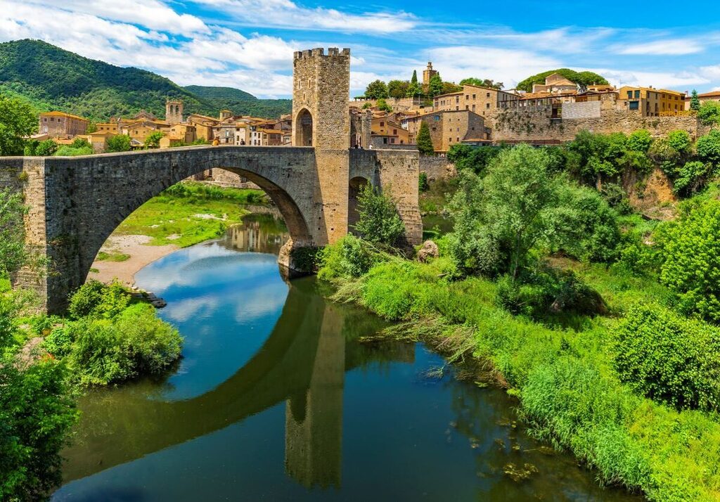 Besalú, pequeño pueblo Madieval. 