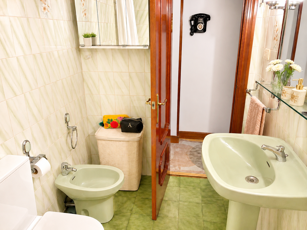 Fully equipped bathroom