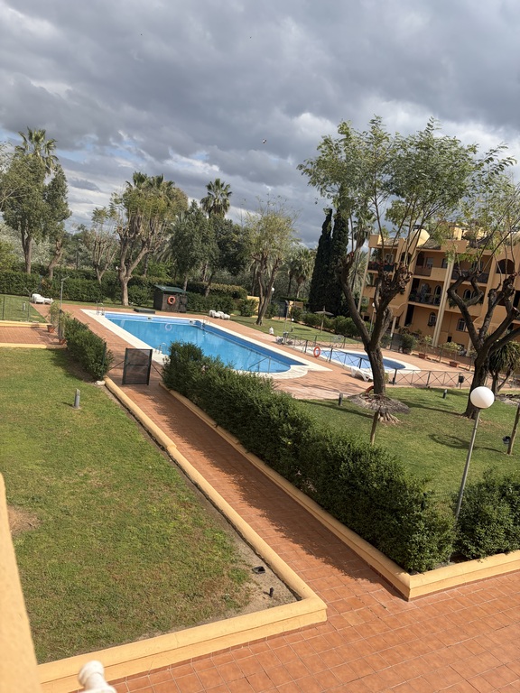 Piscina de la urbanizacion