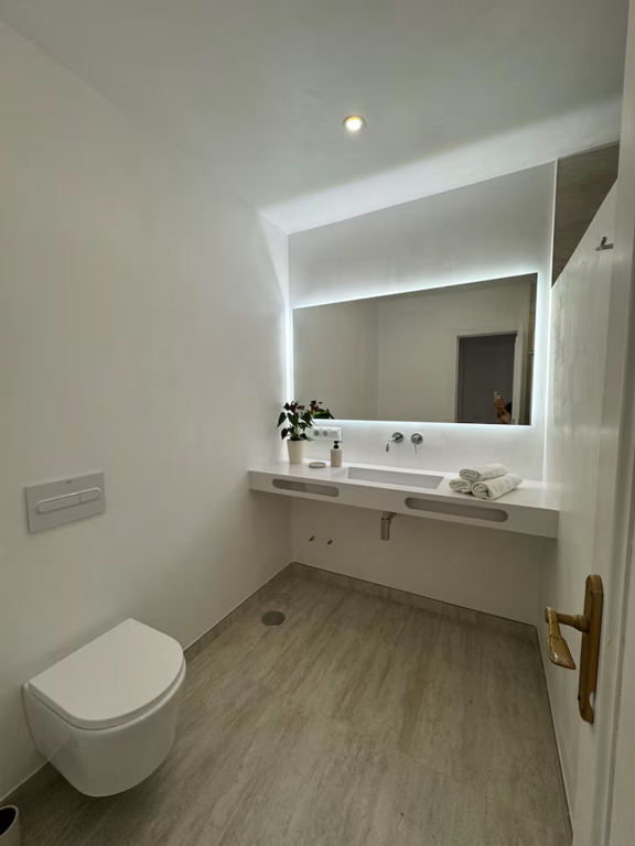 Baño planta 2 y planta 3 (son iguales)