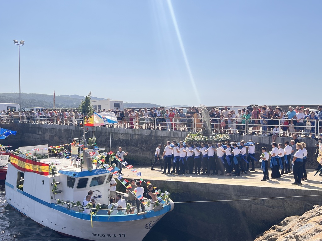 Puerto Sardiñeiro- Fisterra, Fiesta Virgen del Carmen procesión marítima 