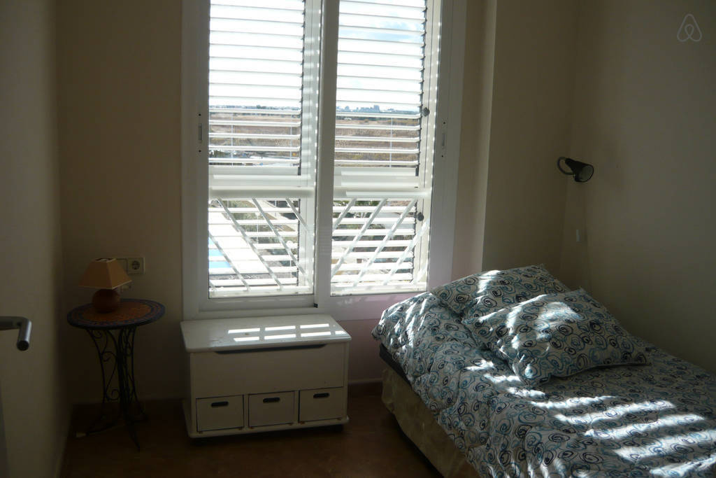 Dormitorio individual 1