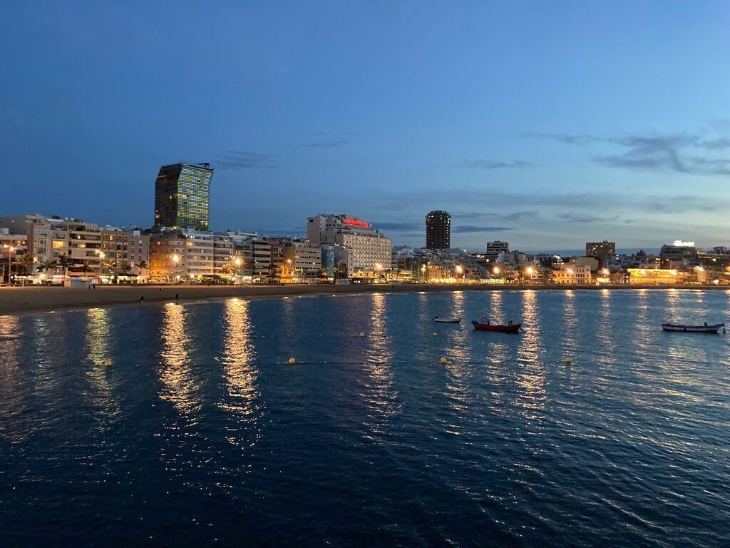 Las Palmas: Playa de Las Canteras at night