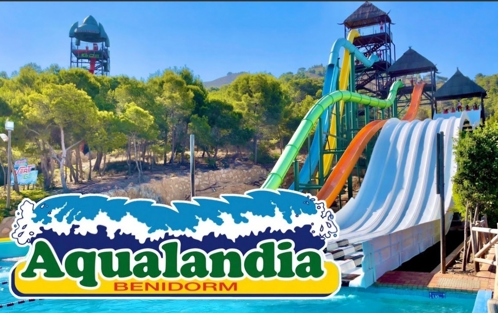 Parque acuático Aqualandia en Benidorm (Alicante)