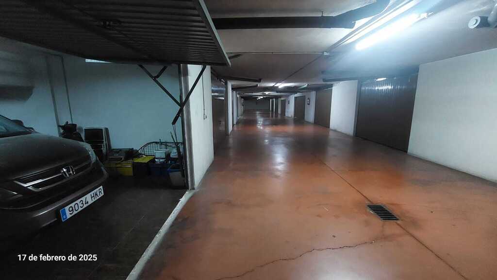 pasillo del garaje de todos los vecinos