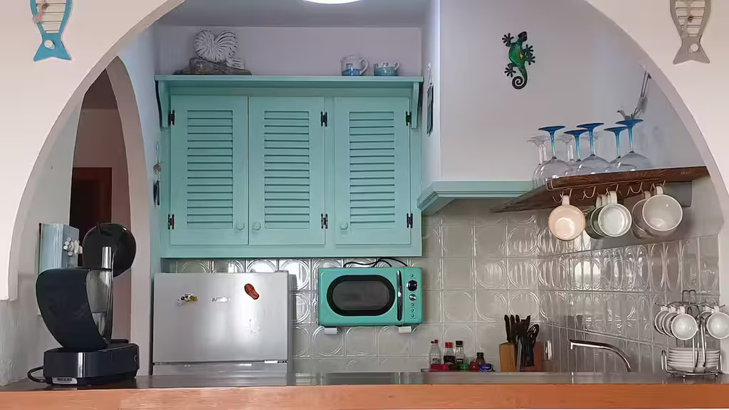 Newly renovated kitchen with oven, microwave, washing machine & coffee maker & amazing views!