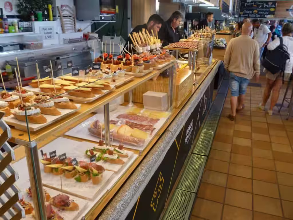 Mercat de Peix in Mahon, a tapas lovers gastronomic heaven & a fun social meeting place