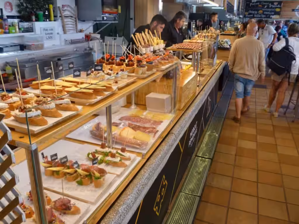 Mercat de Peix in Mahon, a tapas lovers gastronomic heaven & a fun social meeting place