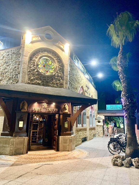 One of our bars in our neighborhood. There are many nice bars and restaurants in our area, 2 min walk.