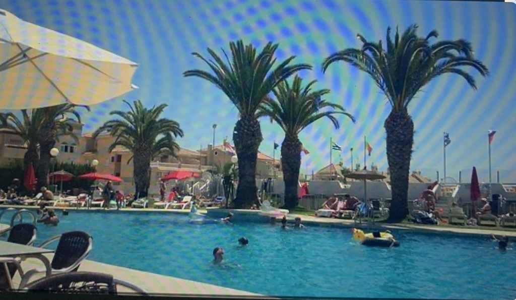 The Emirals Island bar och pool area with a lots of happenings at nights