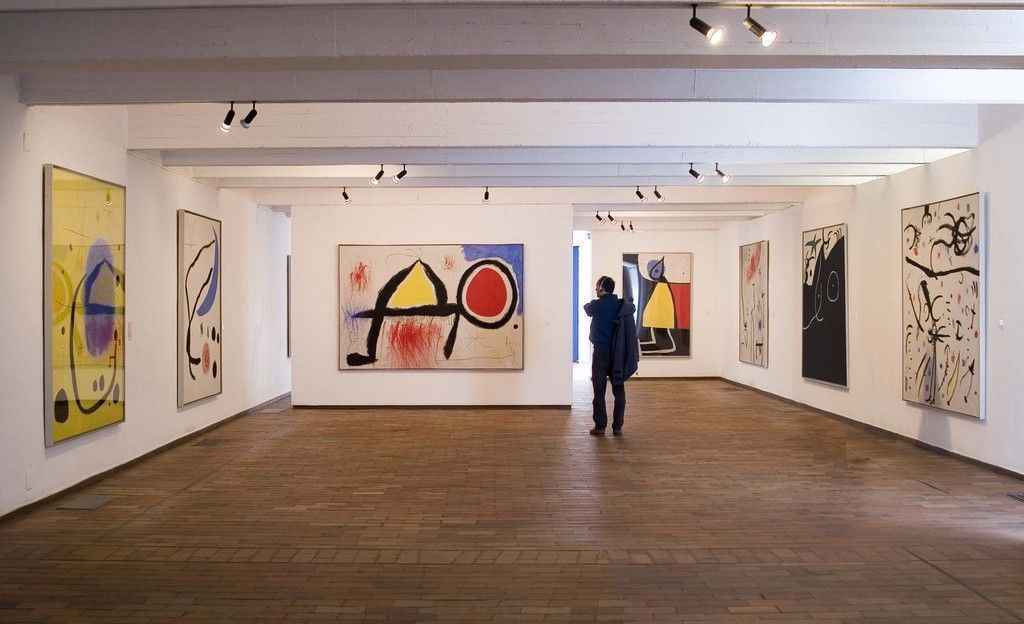 Miró Foundation (you need to take a metro and then commute to bus). In the surroundings you will find very nice open green parks