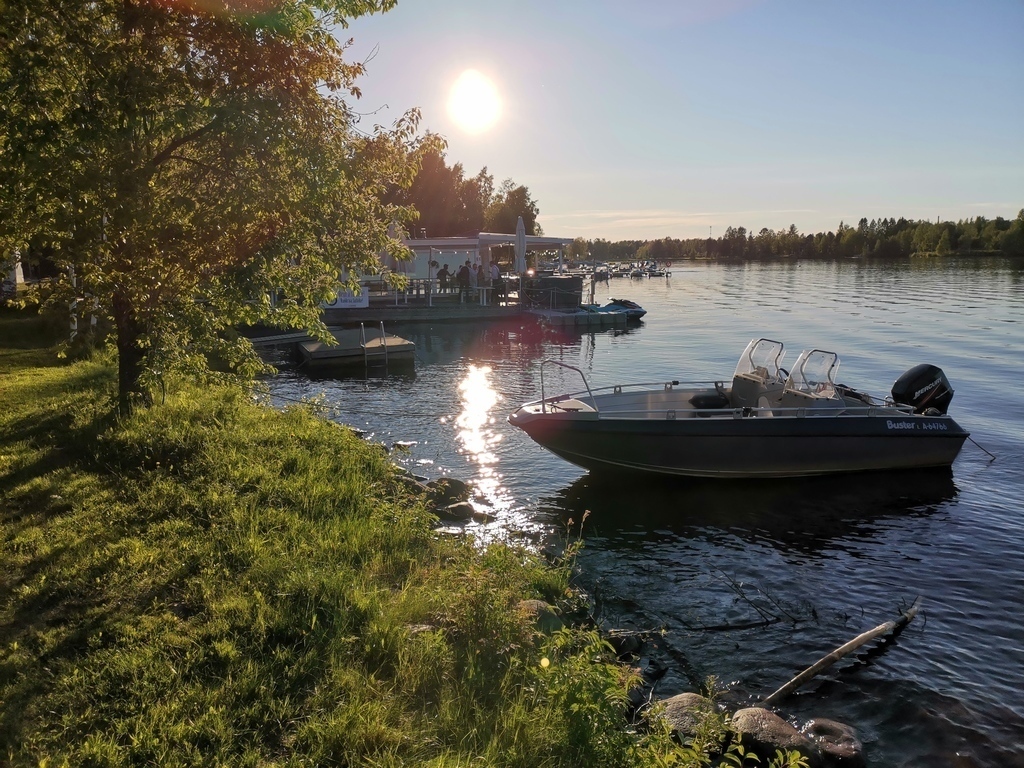 Riverside sauna&cafe in summer and winter