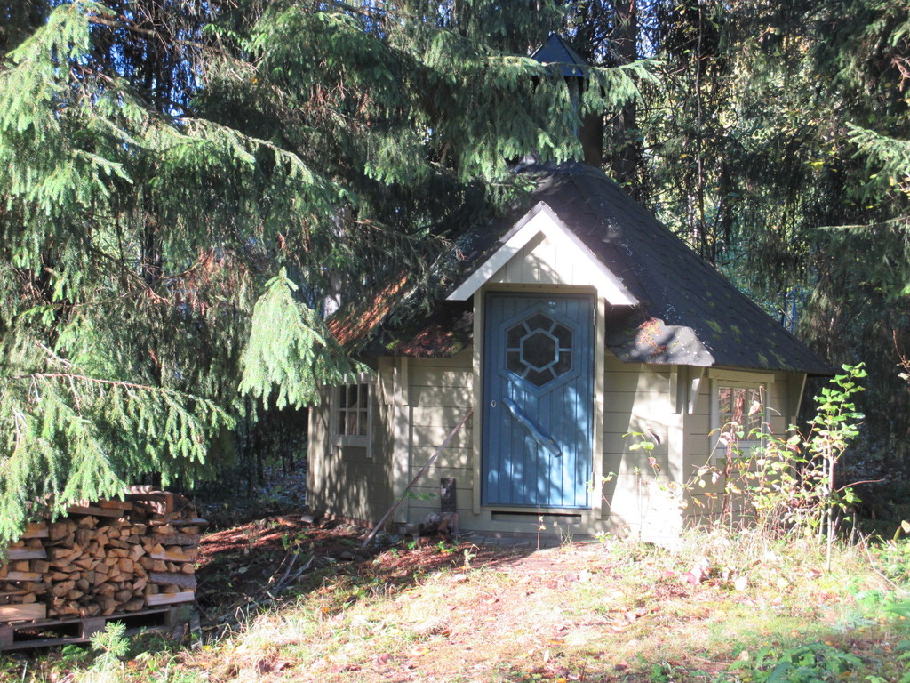 Barbecue hut