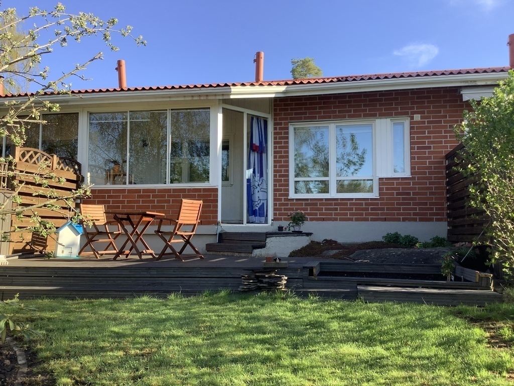 My apartment from gardenside