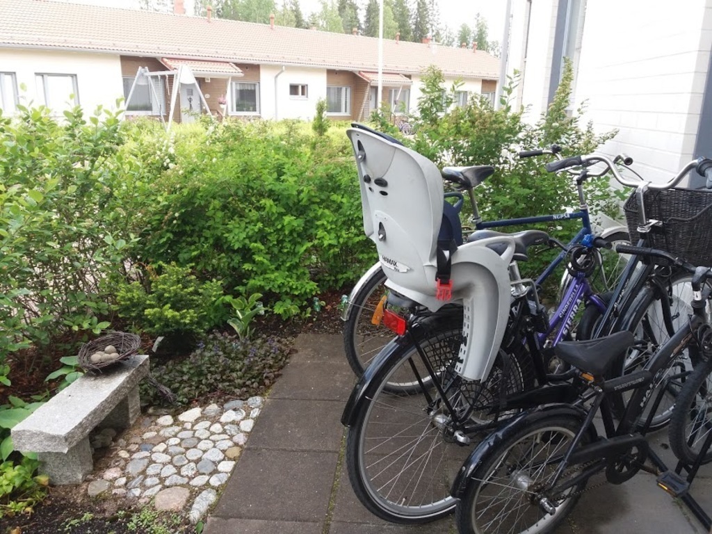 3 adults bikes, 2 children bikes (not all in the picture)
