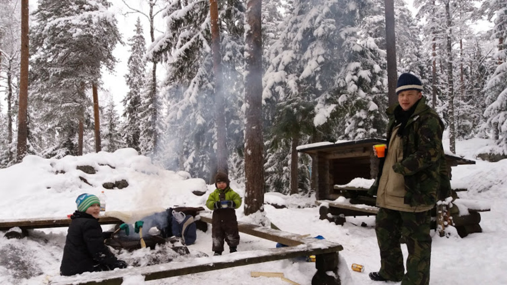 Kaksoislammit 12km drive and 1,5km easy hiking from parking place.