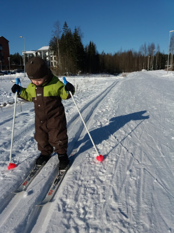 Skiing in winter 100m distance