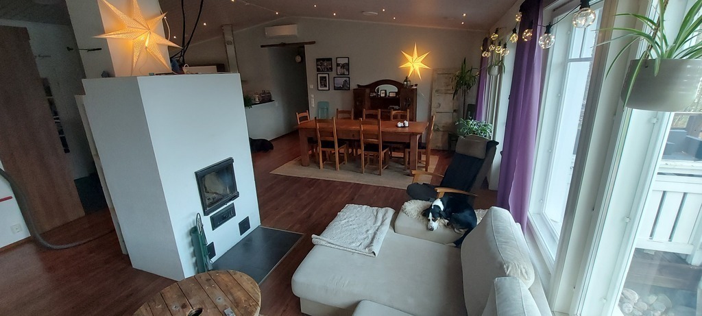 Dining area and livingroom