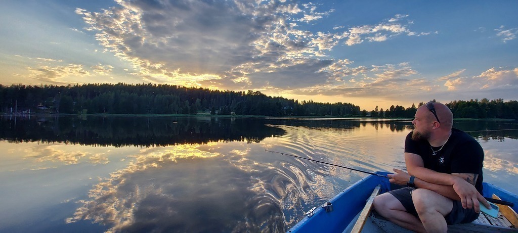 Rowing at the lake 