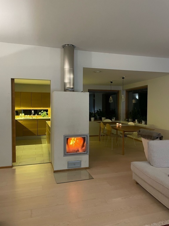 Livingroom with fireplace