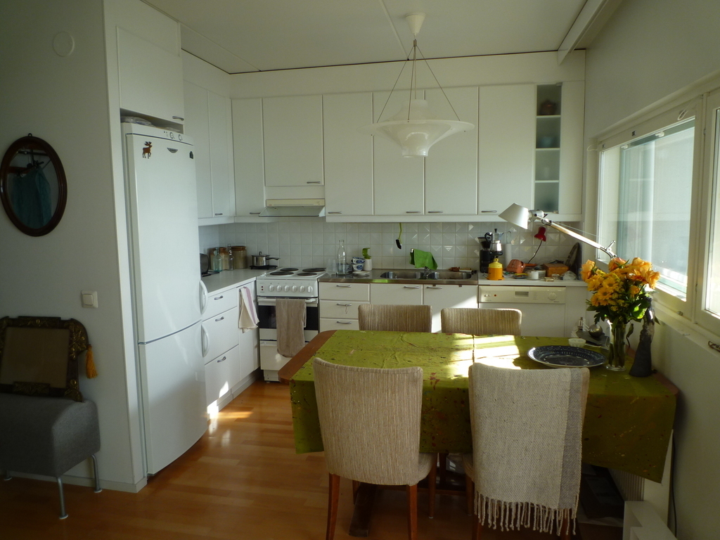 Kitchen with lunch table