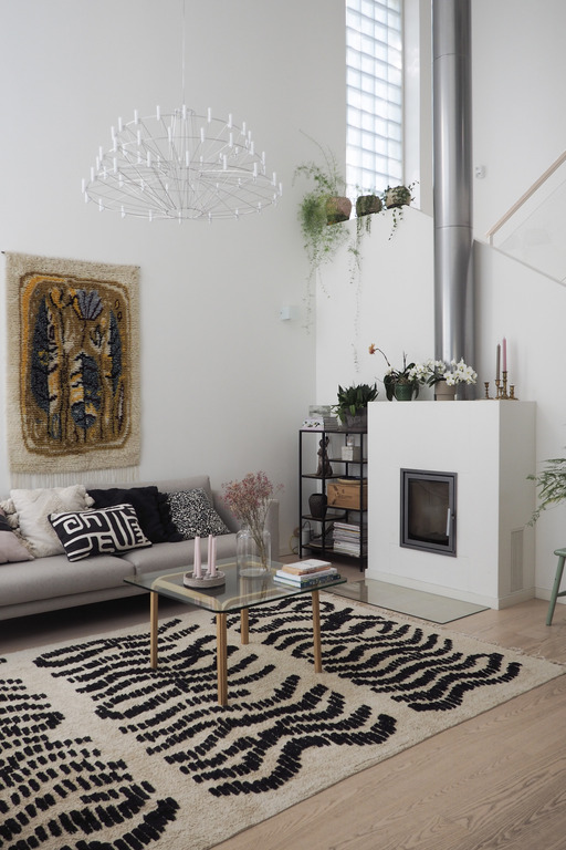 Lounge with modern fireplace