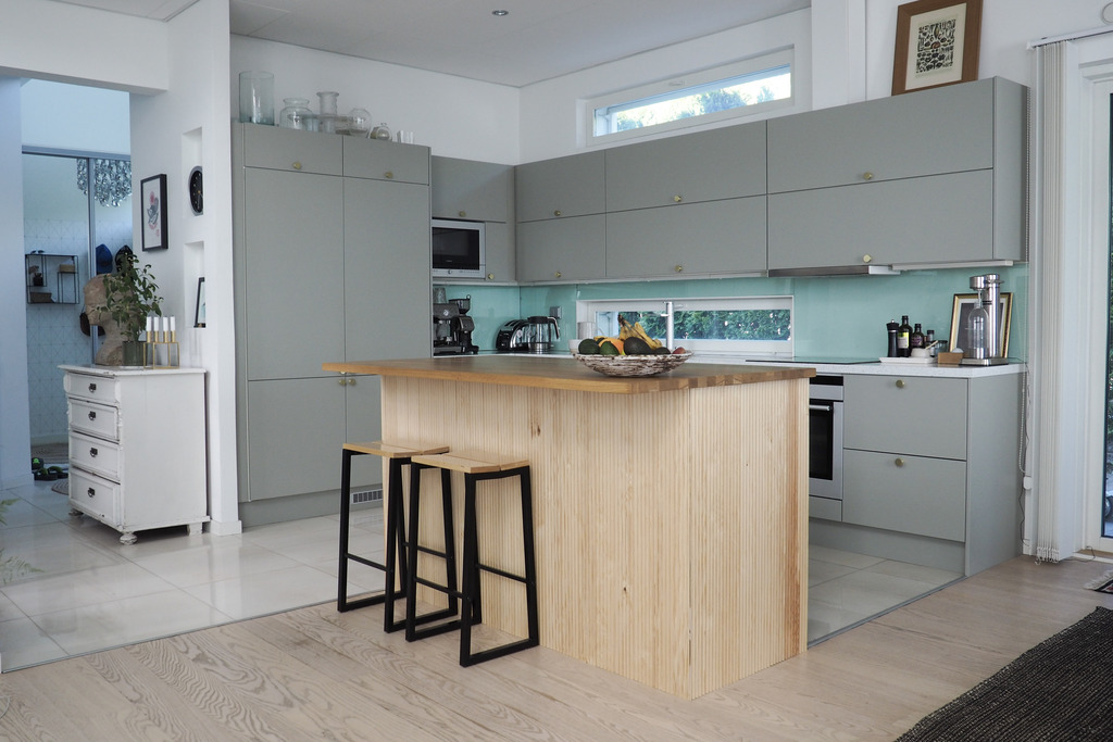 Kitchen with oak island