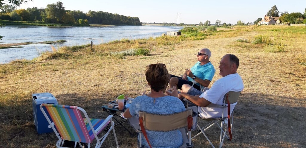Entre amis en bord de Loire - 10 minutes à pied de la maison / With friends on the banks of the Loire - 10 minutes walk from the