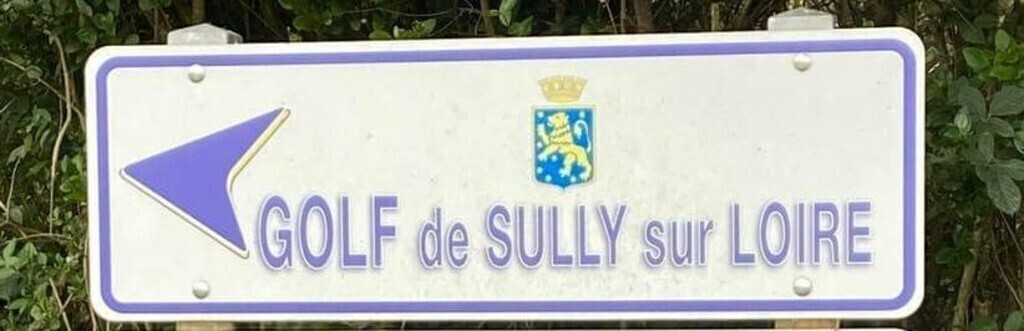 Loisir : Golf 27 trous à Sully-sur-Loire (7km) / Leisiure: 27-hole golf course in Sully-sur-Loire (7 km)