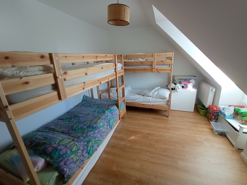 sleeping room  /  chambre 3