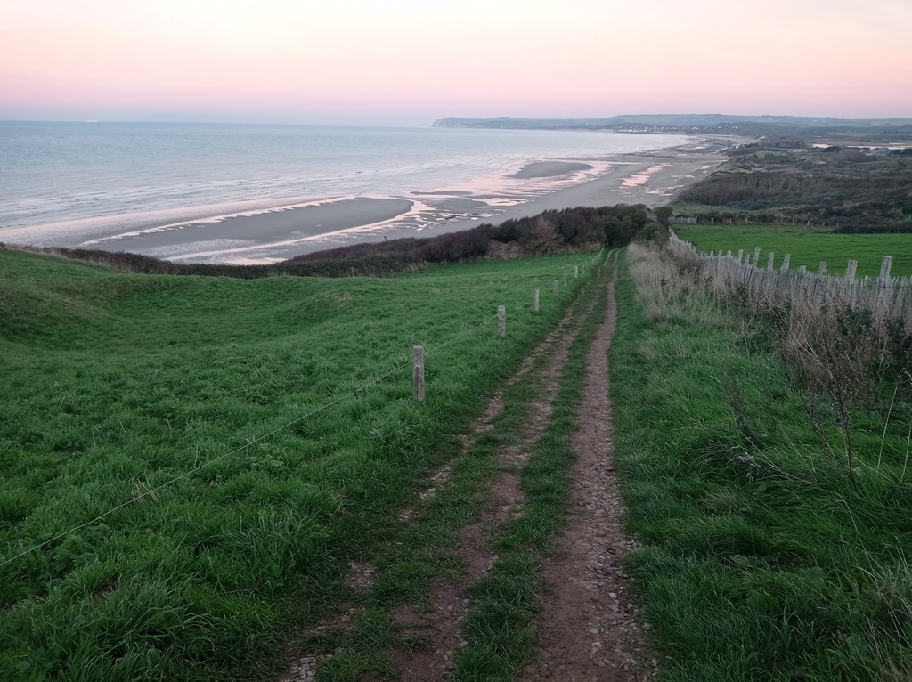 sentier côtier GR120 (https://www.lesdeuxcaps.fr/Visiter-les-Deux-Caps/Cartes-et-Itineraires/Les-sentiers-de-randonnee-pedestre 