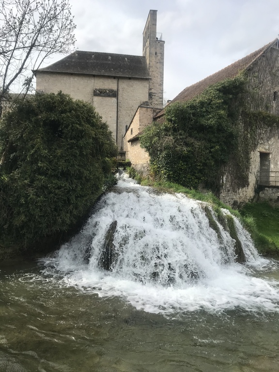 Cascades du Coly au cœur de village 
