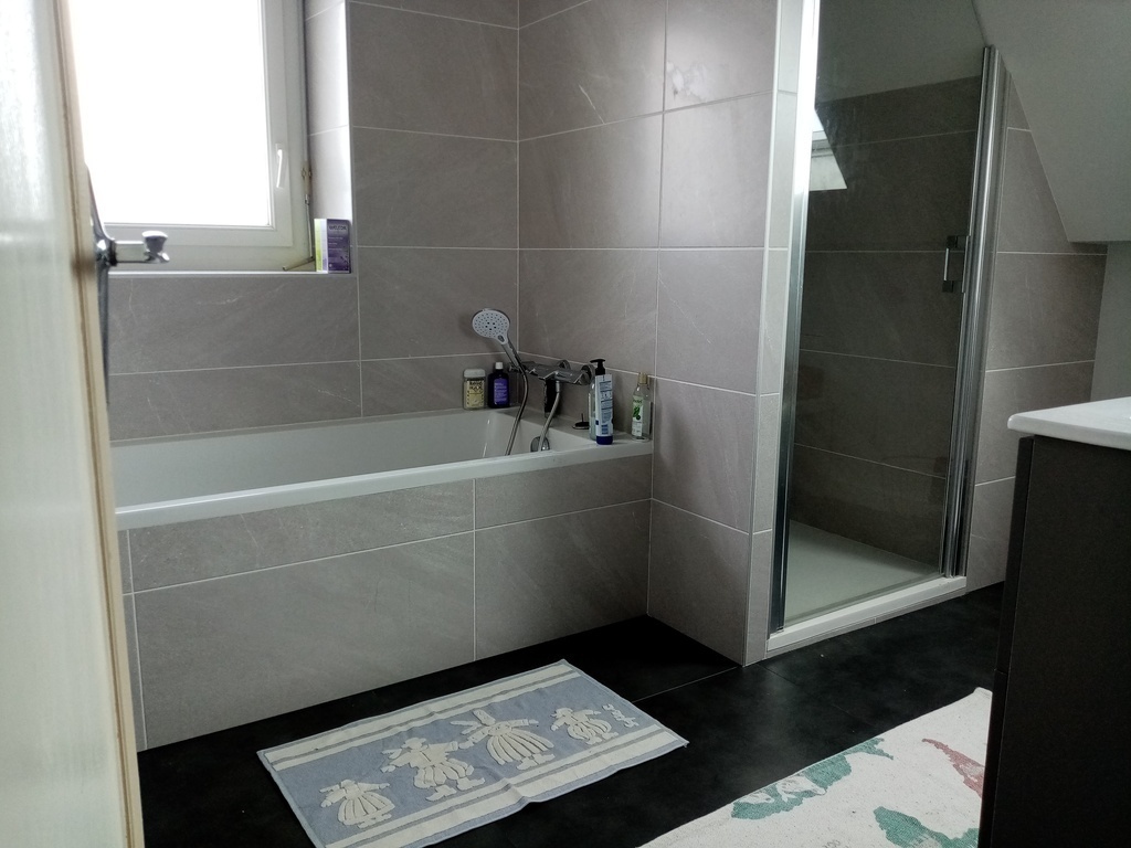 2nd bathroom upstairs