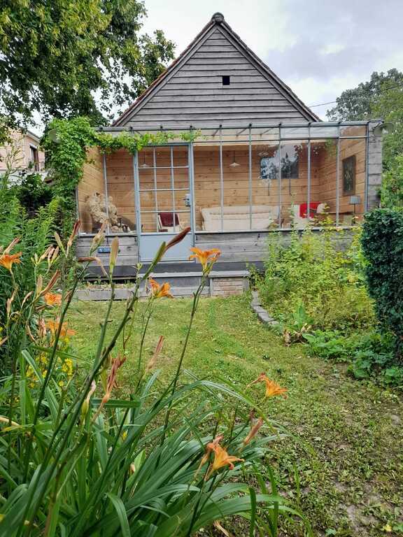 gezellige veranda in de tuin