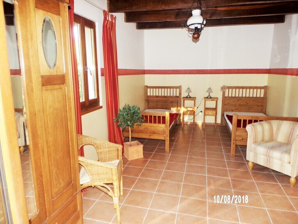 2. Schlafzimmer - second bedroom